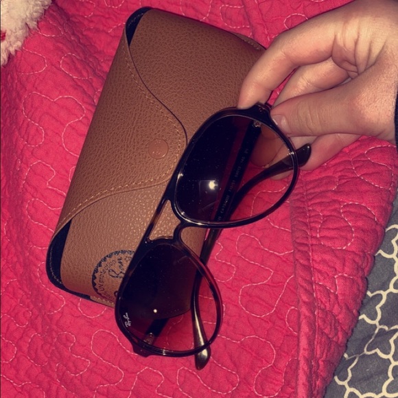 Sunglasses , Brand New never worn Ray bans - Picture 2 of 2